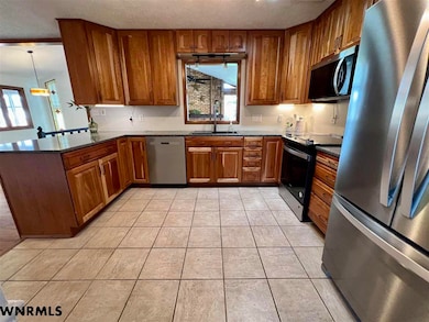 512 E 35th St, Scottsbluff, NE 69361 - photo 6