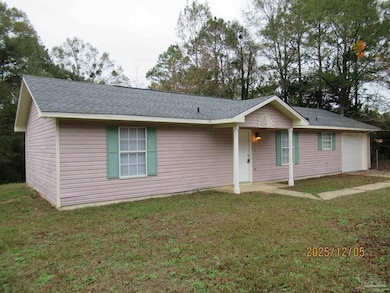 526 Greenberry Dr, Cantonment, FL 32533 - photo 2