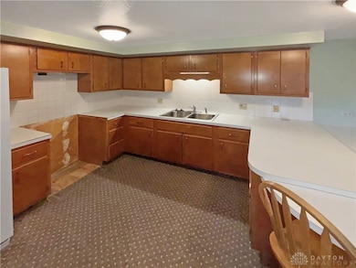 1215 Parkway Dr, Greenville, OH 45331 - photo 5