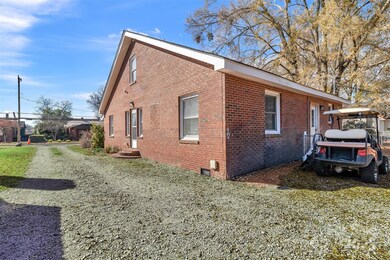 113 Marion St, Clover, SC 29710 - photo 6