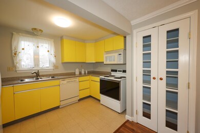 52 Als Ave unit B, Allenstown, NH 03275 - photo 5