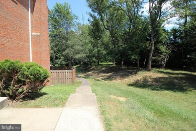 7439 Larne Ct, Lorton, VA 22079 - photo 3