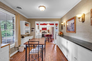 receiving room/Breakfast nook