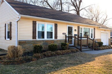 Nice landscaping with new mulch!