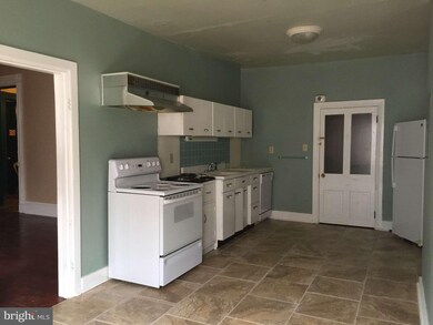 11 S Main St unit 11, Mercersburg, PA 17236 - photo 4