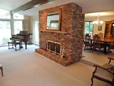 2 way f/p from living room to dining room