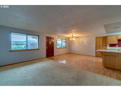 455 SE 2nd Ave, Canby, OR 97013 - photo 4