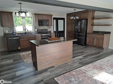 543 N Haynes Ave, Centerville, IA 52544 - photo 4