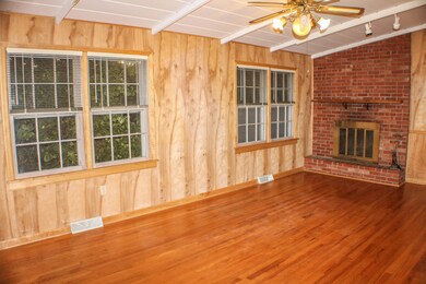 Family Room (4)