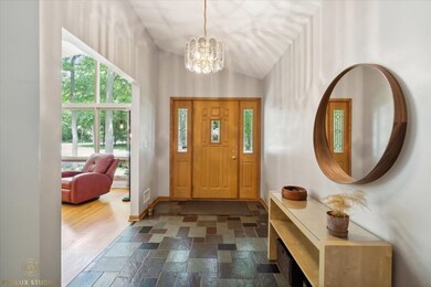 279 E Tall Trees Ln, Palatine, IL 60067 - photo 3