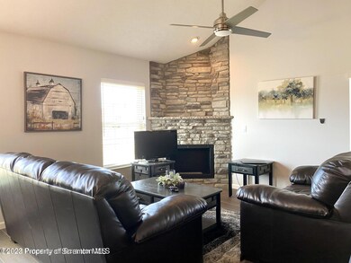 104 Golden Gate Cir, Archbald, PA 18403 - photo 3