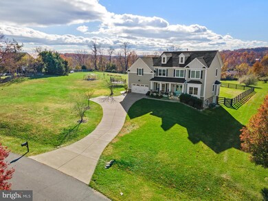 35679 Kelsey Hill Ct, Round Hill, VA 20141 - photo 2