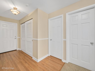 850 S Lorraine Rd unit 2M, Wheaton, IL 60189 - photo 3