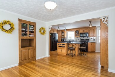 65 Oakwood St, Enfield, CT 06082 - photo 5