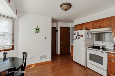 2243 Pearsall Pkwy, Waukegan, IL 60085 - photo 5