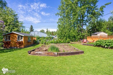 Backyard 8240-SMALL