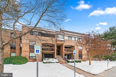 437 Christopher Ave unit 23, Gaithersburg, MD 20879 - photo 3