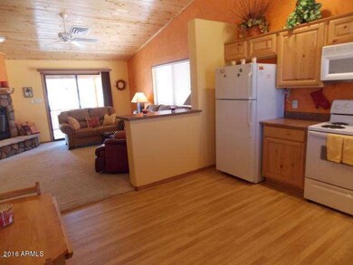 KITCHEN & FMLY RM