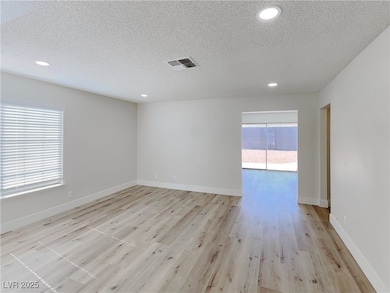 6601 Dunsmuir Cir, Las Vegas, NV 89108 - photo 2