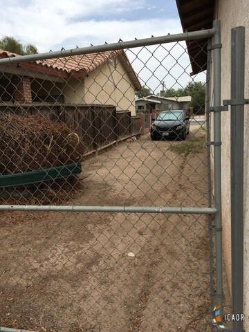 218 E 7th St, Calexico, CA 92231 - photo 2
