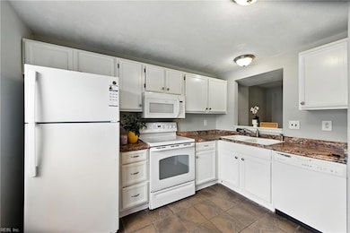 459 Bryson Ct, Newport News, VA 23608 - photo 4