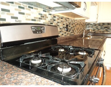 115 Tennis Plaza Rd unit 4, Dracut, MA 01826 - photo 3