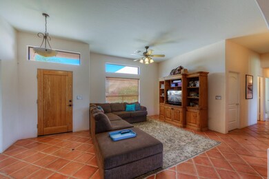 004_Living Room
