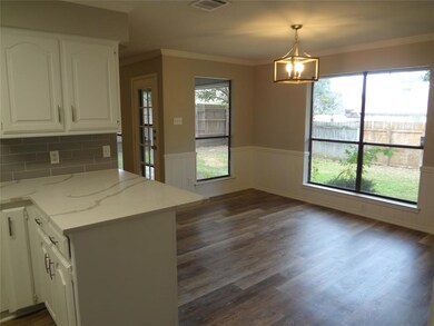 1713 Saxon Dr, Bedford, TX 76021 - photo 5