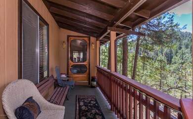 002_Front Entry And Deck