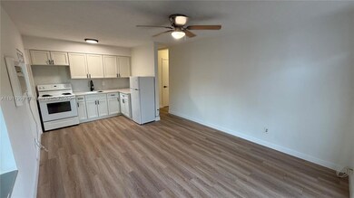 212 SW 13th St unit 3 (Alley), Dania Beach, FL 33004 - photo 3