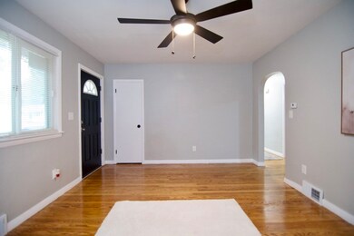 11 Aberdeen Rd, Springfield, MA 01109 - photo 6
