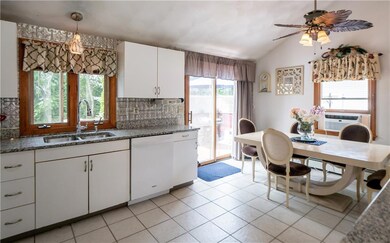 124 King Phillip St, Portsmouth, RI 02871 - photo 7