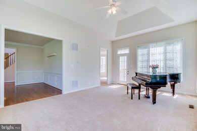 145 Falling Creek Dr, Stafford, VA 22554 - photo 4