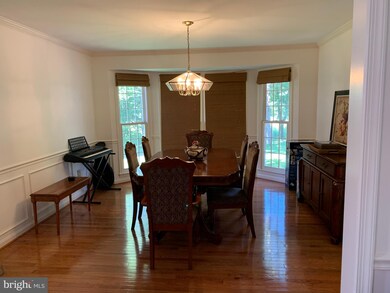 8619 Oak Chase Cir, Fairfax Station, VA 22039 - photo 6