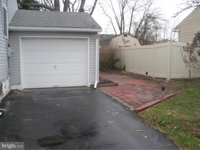 71 Hollyoke Rd, Somerdale, NJ 08083 - photo 2