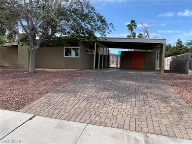 1918 Caballero Way, Las Vegas, NV 89169 - photo 2