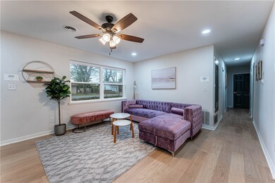 806 Carson Dr, Bentonville, AR 72712 - photo 5