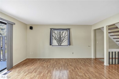 5544 Beach Ct, Cleveland, OH 44134 - photo 7