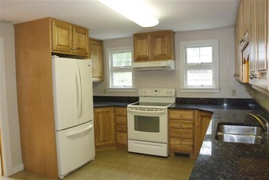 24 Sumner St, Woods Hole, MA 02543 - photo 2