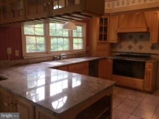 15284 Surrey House Way, Centreville, VA 20120 - photo 2