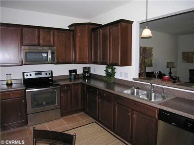 Kitchen - Large gorgeous kitchen with upgraded Map
