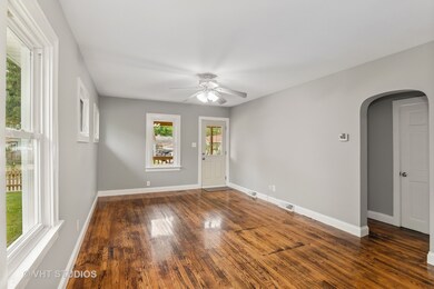 41 N Sumac Ave, Waukegan, IL 60085 - photo 3