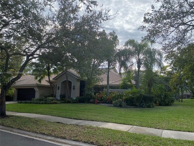 1018 Creekford Dr, Weston, FL 33326 - photo 2
