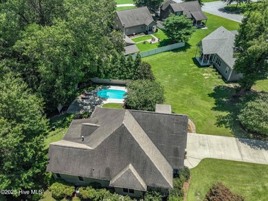 005 In-Ground Pool