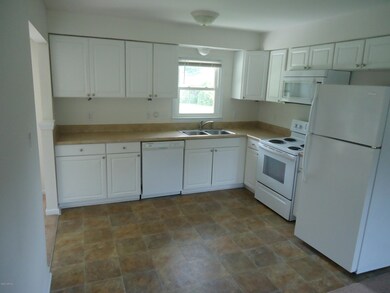 405 Greenbriar Dr, Jacksonville, NC 28546 - photo 5