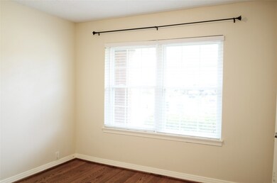 1135 W 30th St, Houston, TX 77018 - photo 7