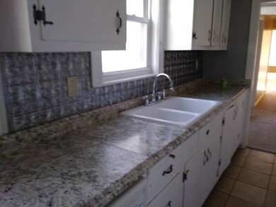 592 Broad St unit 592, East Weymouth, MA 02189 - photo 7