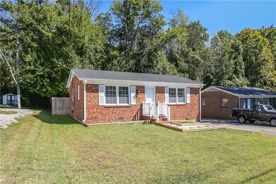 727 Hendrix St, High Point, NC 27260 - photo 2