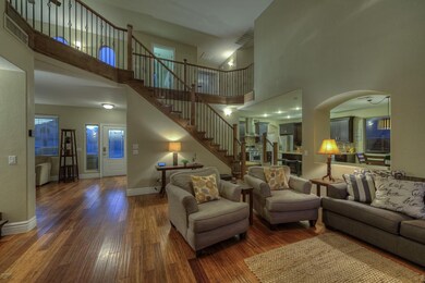 3219009_Family Room and Loft