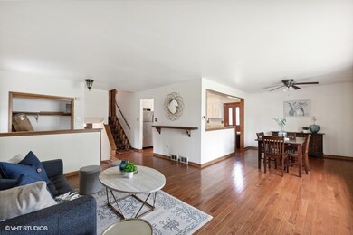 758 N Michigan St, Elmhurst, IL 60126 - photo 3